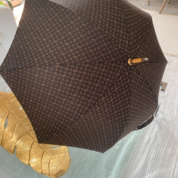 Authentic Louis Vuitton Umbrella Gold trim - Picture 6 of 8